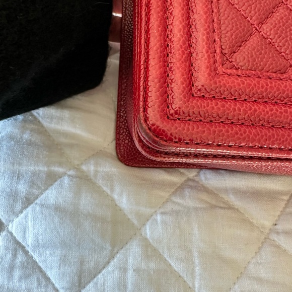 Chanel crossover Boy bag in great condition. It’s the new medium size. - Picture 4 of 5